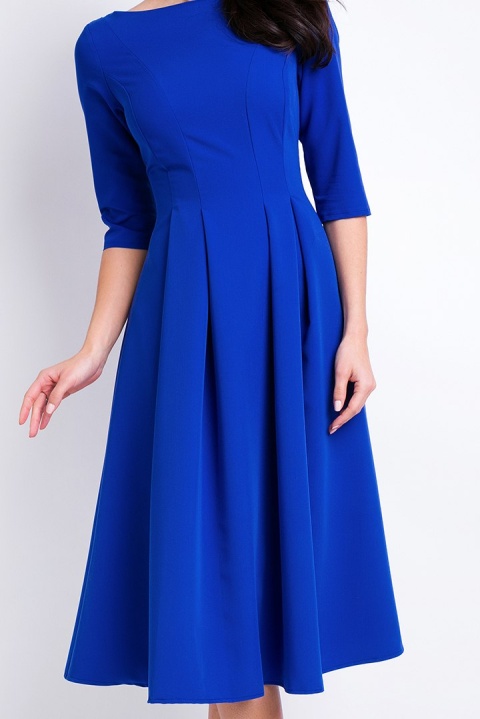 Elegancka sukienka midi rozkloszowana z dekoltem w łódkę niebieska A159 Elegancka sukienka midi rozkloszowana z dekoltem w łódkę niebieska A159