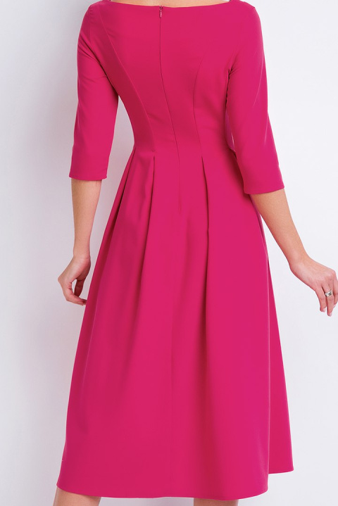Elegancka sukienka midi rozkloszowana z dekoltem w łódkę różowa A159 Elegancka sukienka midi rozkloszowana z dekoltem w łódkę różowa A159