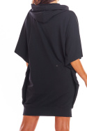 Sukienka mini z kapturem i obszernym krótkim rękawem czarna M215