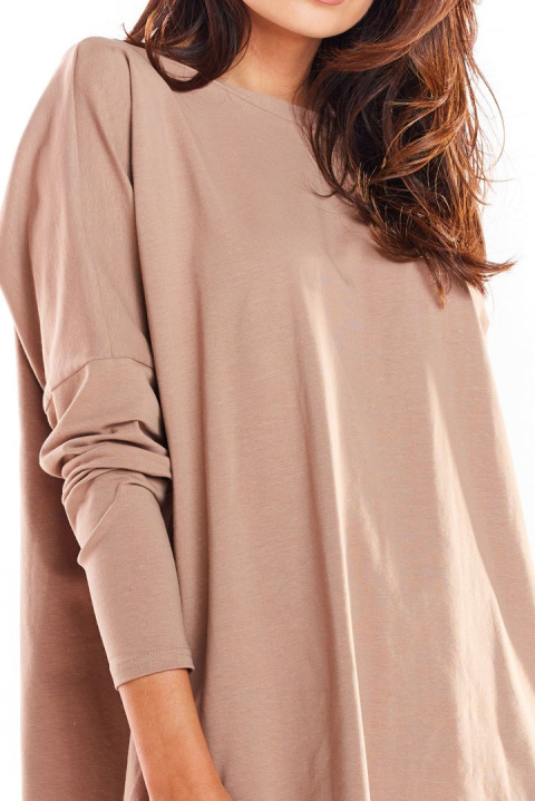 Luźna sukienka mini oversize z długim rękawem beżowa M227 Luźna sukienka mini oversize z długim rękawem beżowa M227