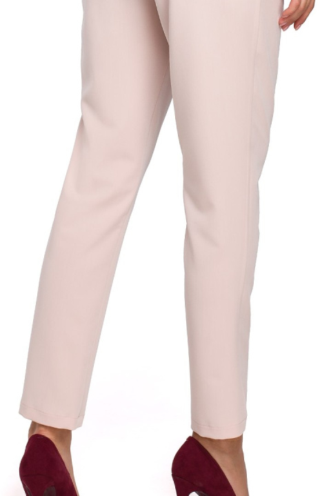 Elegancki kombinezon z wąskimi nogawkami bez rękawów beżowy r.M K009 Elegancki kombinezon z wąskimi nogawkami bez rękawów beżowy r.M K009