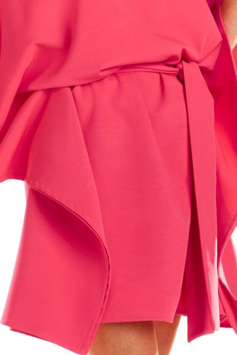 Sukienka mini oversize z krótkim rękawem wiązana w pasie różowa M196 Sukienka mini oversize z krótkim rękawem wiązana w pasie różowa M196