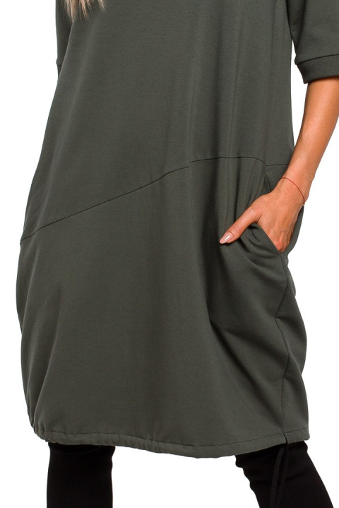 Sukienka bombka midi oversize z krótkim rękawem zielona r.L me451 Sukienka bombka midi oversize z krótkim rękawem zielona r.L me451