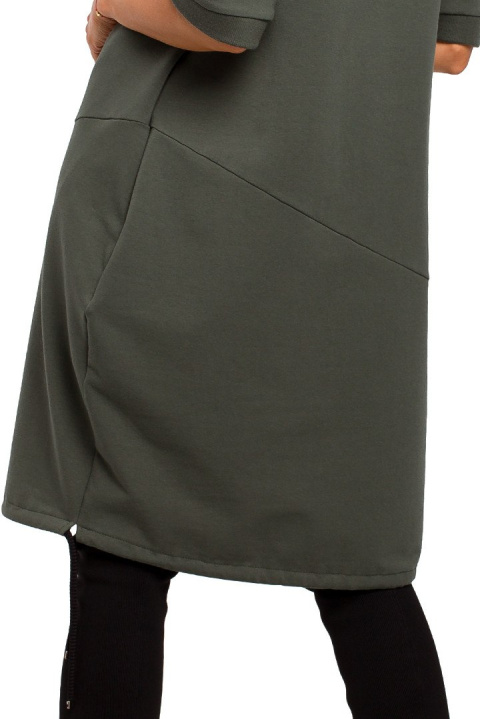 Sukienka bombka midi oversize z krótkim rękawem zielona r.L me451 Sukienka bombka midi oversize z krótkim rękawem zielona r.L me451