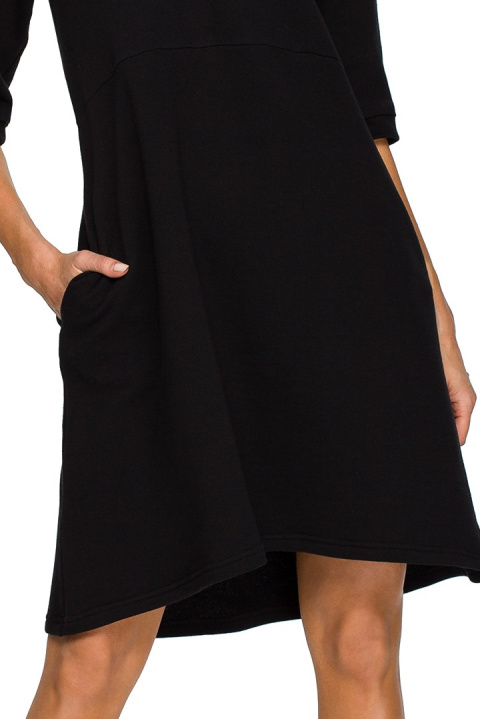 Sukienka trapezowa z głębokim dekoltem czarna r.XL me403 Sukienka trapezowa z głębokim dekoltem czarna r.XL me403