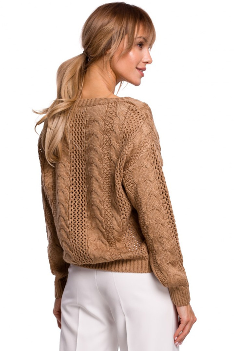 Lekki sweter damski ażurowy z dekoltem w serek beżowy me510 Lekki sweter damski ażurowy z dekoltem w serek beżowy me510