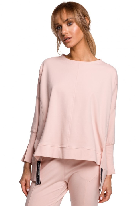 Luźna bluza damska z lampasem i rozcięciami na bokach różowa me491 Luźna bluza damska z lampasem i rozcięciami na bokach różowa me491