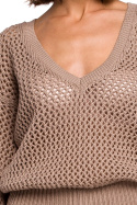 Luźny sweter damski splot z dużymi oczkami dekolt V beżowy S219