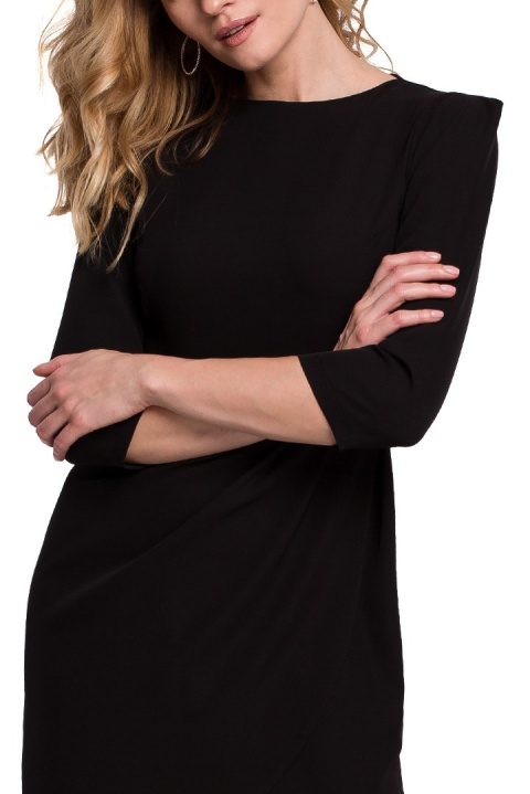 Elegancka sukienka dopasowana góra asymetryczny dół czarna K047 Elegancka sukienka dopasowana góra asymetryczny dół czarna K047