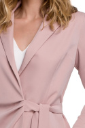Elegancki żakiet damski z zakładkami wiązany na boku różowy K056