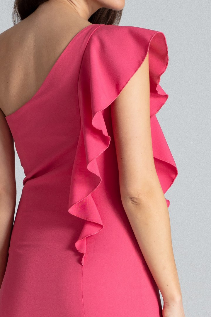 Elegancka sukienka dopasowana na jedno ramię z falbaną koralowa K488 Elegancka sukienka dopasowana na jedno ramię z falbaną koralowa K488