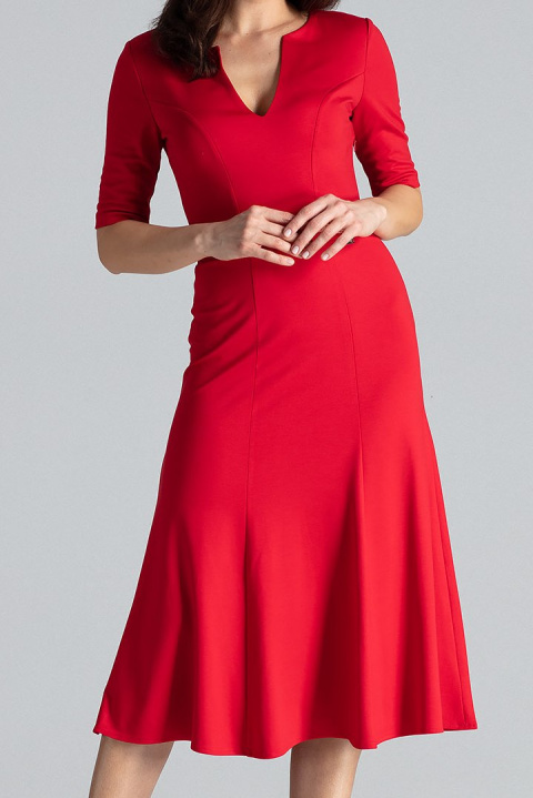 Elegancka sukienka midi rozkloszowana w kliny z wiskozy czerwona K478 Elegancka sukienka midi rozkloszowana w kliny z wiskozy czerwona K478