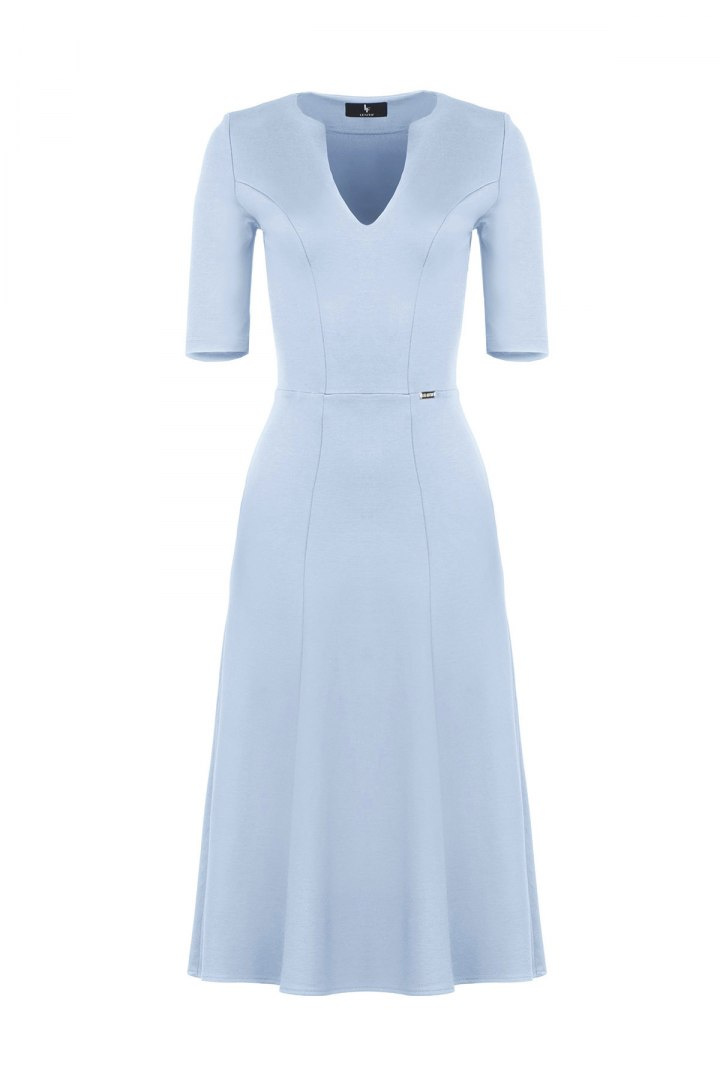 Elegancka sukienka midi rozkloszowana w kliny z wiskozy niebieska K478