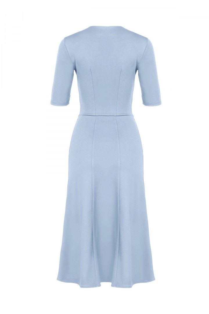 Elegancka sukienka midi rozkloszowana w kliny z wiskozy niebieska K478 Elegancka sukienka midi rozkloszowana w kliny z wiskozy niebieska K478