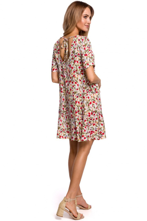 Letnia sukienka mini z wiskozy w kwiaty z krótkim rękawem m5 me520 Letnia sukienka mini z wiskozy w kwiaty z krótkim rękawem m5 me520
