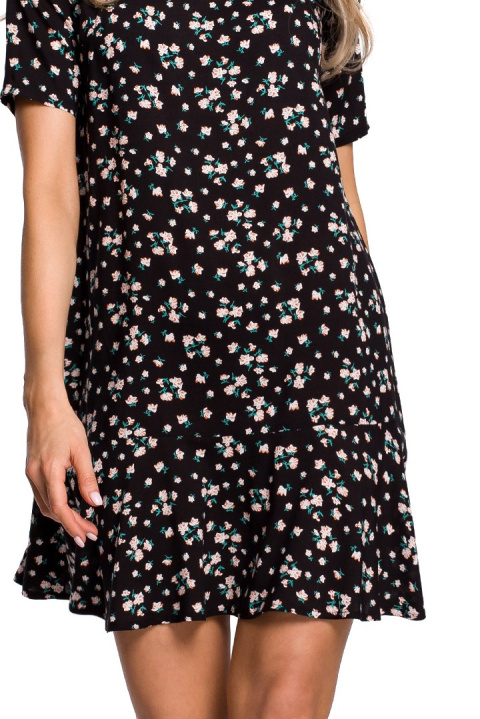 Letnia sukienka mini z wiskozy w kwiaty z krótkim rękawem m8 me520 Letnia sukienka mini z wiskozy w kwiaty z krótkim rękawem m8 me520