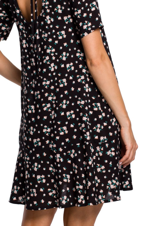 Letnia sukienka mini z wiskozy w kwiaty z krótkim rękawem m8 me520 Letnia sukienka mini z wiskozy w kwiaty z krótkim rękawem m8 me520