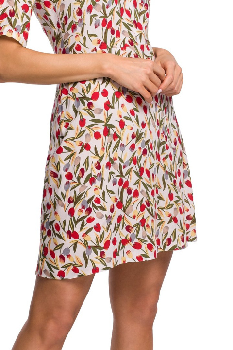 Sukienka trapezowa mini z wiskozy w kwiaty krótki rękaw m5 me522 Sukienka trapezowa mini z wiskozy w kwiaty krótki rękaw m5 me522