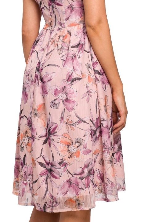 Elegancka sukienka szyfonowa w kwiaty bez rękawów dekolt V m2 S225 Elegancka sukienka szyfonowa w kwiaty bez rękawów dekolt V m2 S225