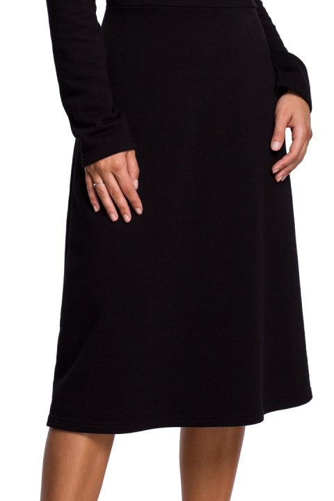 Elegancka sukienka midi z długim rękawem fason A dekolt V czarna B162 Elegancka sukienka midi z długim rękawem fason A dekolt V czarna B162