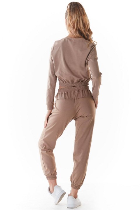 Bluza damska krótka dzianinowa ze ściągaczem bawełniana beżowa M235 Bluza damska krótka dzianinowa ze ściągaczem bawełniana beżowa M235