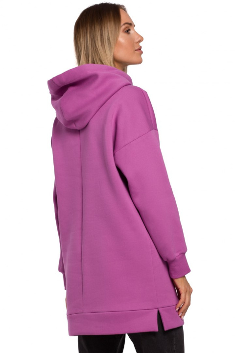 Długa bluza damska oversize z kapturem i kieszenią lawendowa me534 Długa bluza damska oversize z kapturem i kieszenią lawendowa me534