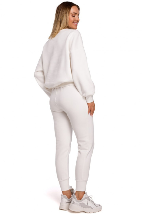 Bluza damska dresowa oversize z haftem na przodzie ecru me536 Bluza damska dresowa oversize z haftem na przodzie ecru me536