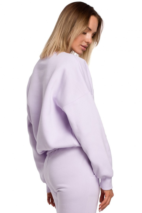 Bluza damska dresowa oversize z haftem na przodzie liliowa me536 Bluza damska dresowa oversize z haftem na przodzie liliowa me536