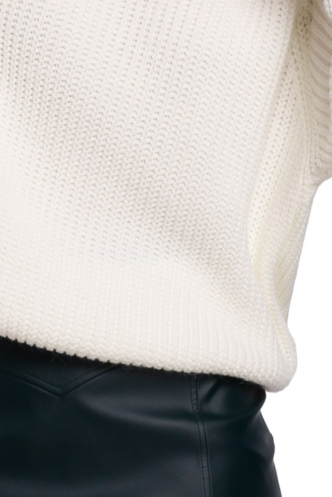 Sweter damski luźny prążkowany z szerokim rękawem ecru me537 Sweter damski luźny prążkowany z szerokim rękawem ecru me537