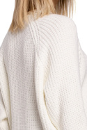 Sweter damski luźny prążkowany z szerokim rękawem ecru me537