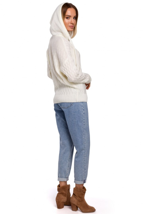 Sweter damski z kapturem i warkoczowym splotem ecru me540 Sweter damski z kapturem i warkoczowym splotem ecru me540