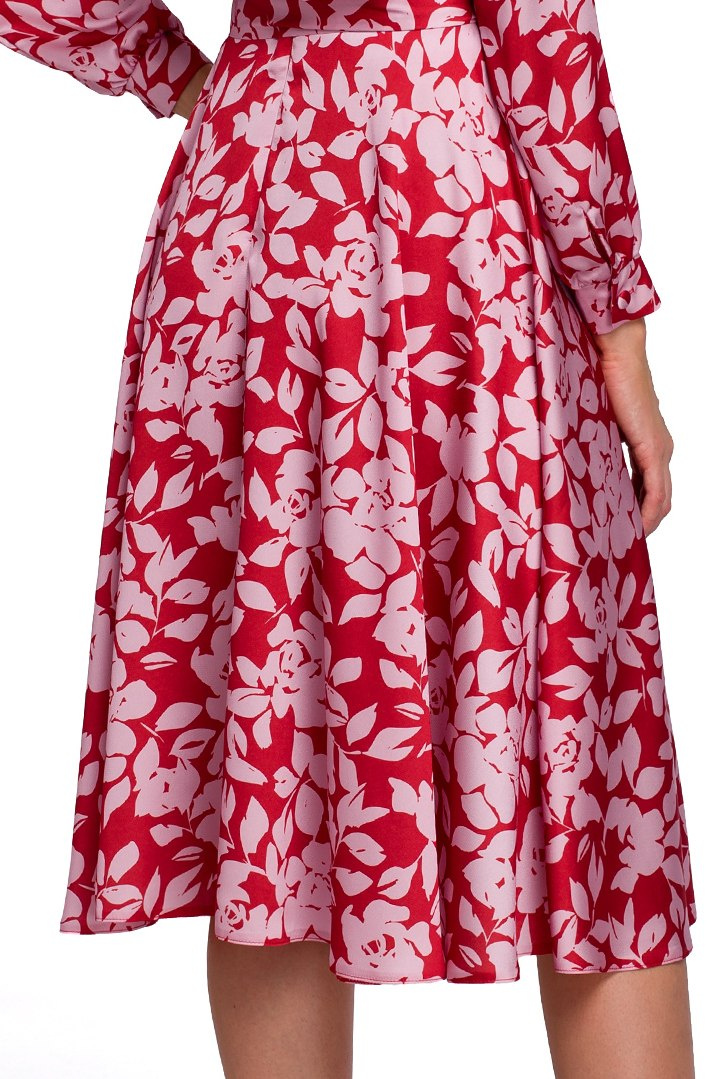 Sukienka rozkloszowana midi w kwiaty rozcięcie na plecach m1 K084 Sukienka rozkloszowana midi w kwiaty rozcięcie na plecach m1 K084