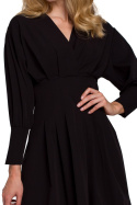 Sukienka mini rozkloszowana z długim rękawem dekolt V czarna K087