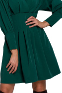 Sukienka mini rozkloszowana z długim rękawem dekolt V zielona K087