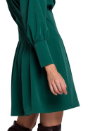 Sukienka mini rozkloszowana z długim rękawem dekolt V zielona K087