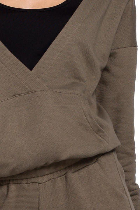 Bluza damska dresowa z kopertowym dekoltem i kapturem khaki me552 Bluza damska dresowa z kopertowym dekoltem i kapturem khaki me552