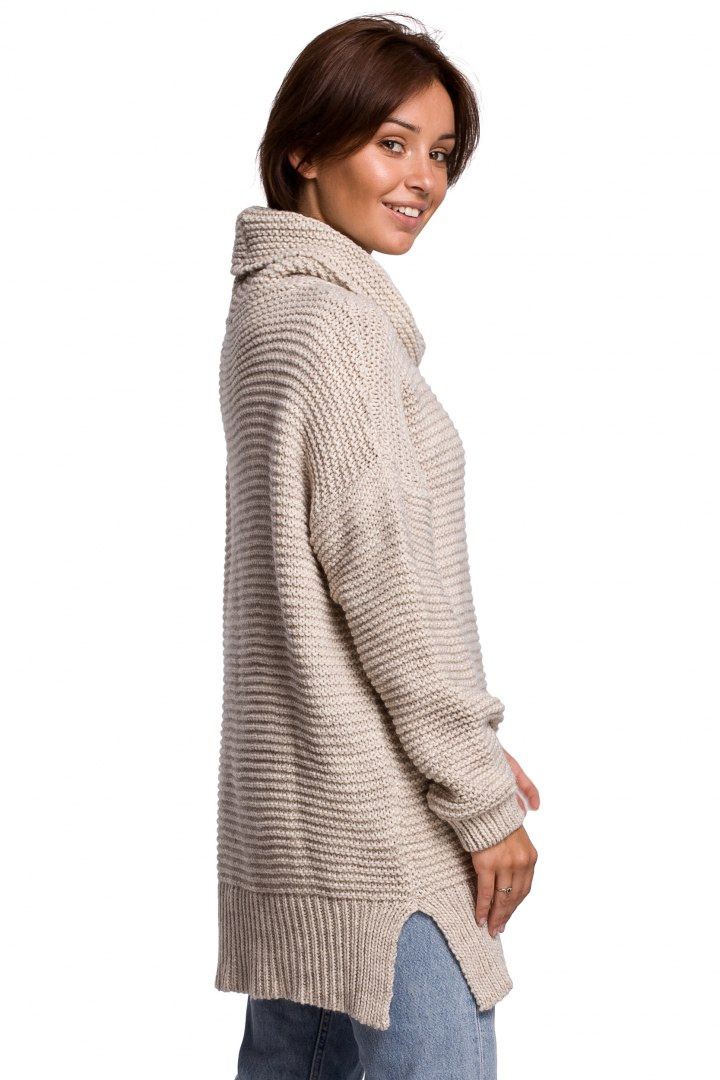 Sweter damski gruby oversize z golfem i ściągaczem beżowy BK047 Sweter damski gruby oversize z golfem i ściągaczem beżowy BK047