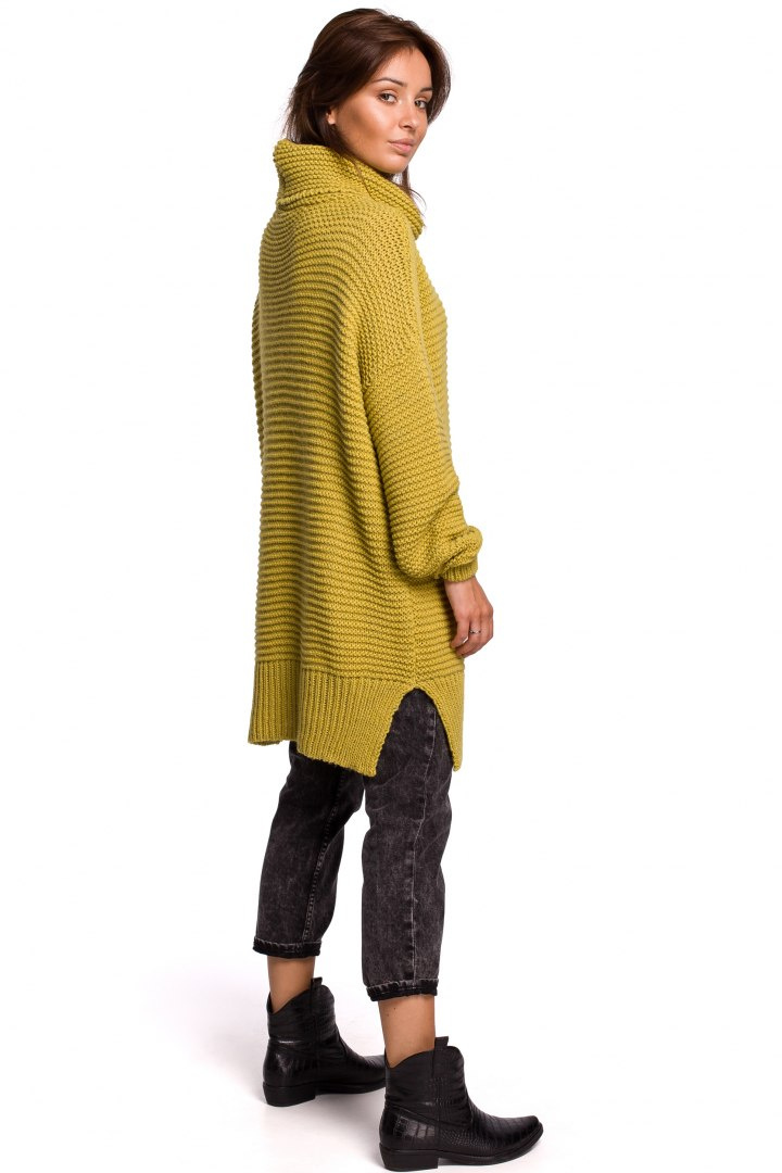 Sweter damski gruby oversize z golfem i ściągaczem limonkowy BK047 Sweter damski gruby oversize z golfem i ściągaczem limonkowy BK047