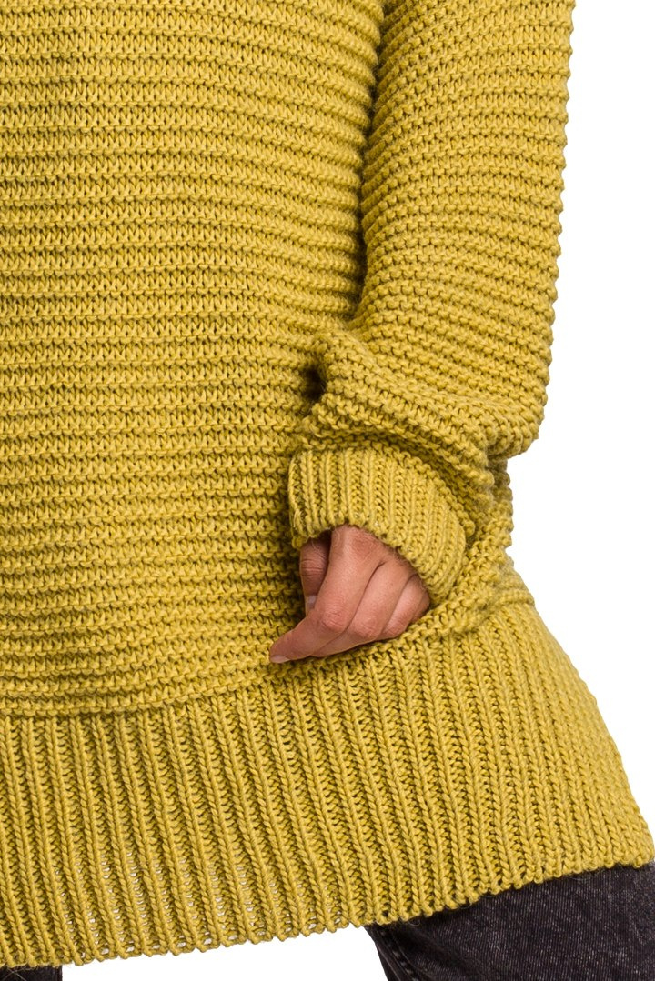 Sweter damski gruby oversize z golfem i ściągaczem limonkowy BK047 Sweter damski gruby oversize z golfem i ściągaczem limonkowy BK047