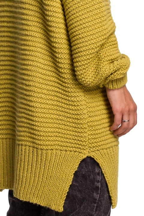 Sweter damski gruby oversize z golfem i ściągaczem limonkowy BK047 Sweter damski gruby oversize z golfem i ściągaczem limonkowy BK047