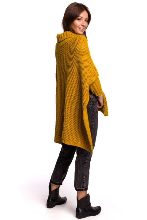 Sweter damski ponczo peleryna oversize z golfem miodowy BK049 Sweter damski ponczo peleryna oversize z golfem miodowy BK049