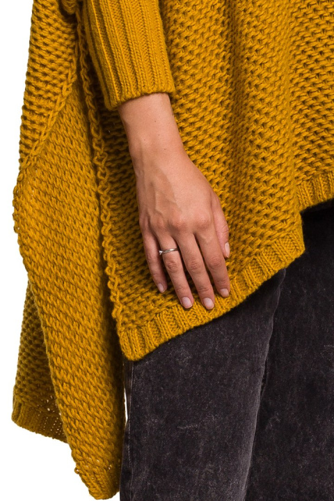 Sweter damski ponczo peleryna oversize z golfem miodowy BK049 Sweter damski ponczo peleryna oversize z golfem miodowy BK049