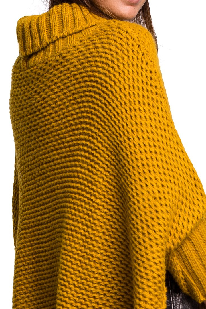 Sweter damski ponczo peleryna oversize z golfem miodowy BK049 Sweter damski ponczo peleryna oversize z golfem miodowy BK049