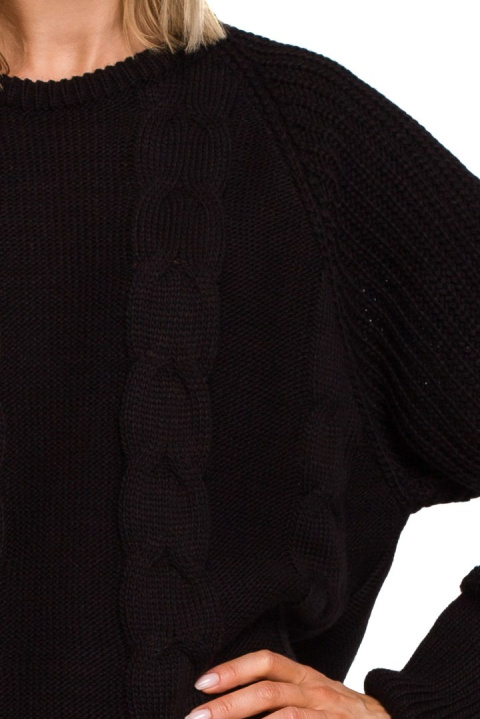 Sweter damski ze splotem warkoczowym okrągły dekolt czarny me554 Sweter damski ze splotem warkoczowym okrągły dekolt czarny me554