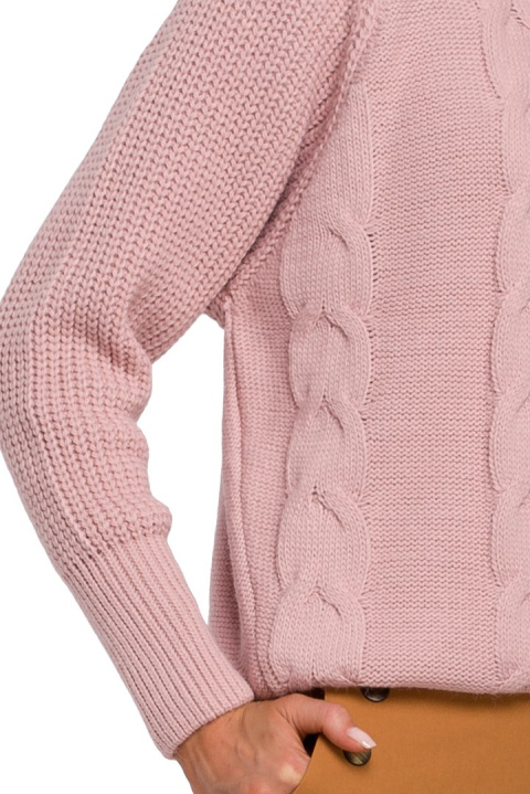 Sweter damski ze splotem warkoczowym okrągły dekolt różowy me554 Sweter damski ze splotem warkoczowym okrągły dekolt różowy me554