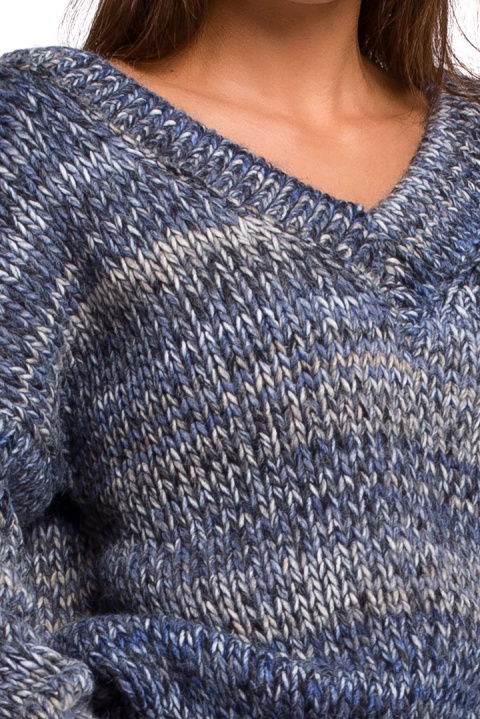 Sweter damski oversize gruby z dekoltem V kolorowy niebieski BK048 Sweter damski oversize gruby z dekoltem V kolorowy niebieski BK048