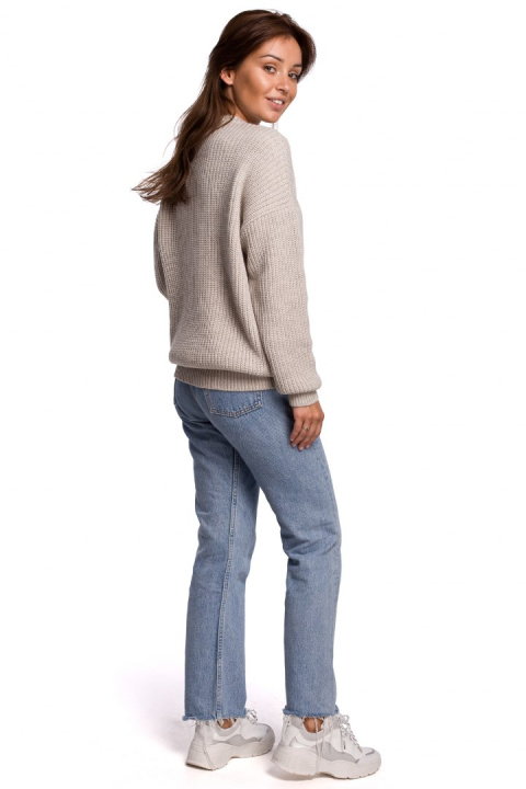 Sweter damski gruby z kimonowymi rękawami i ściągaczem beżowy BK052 Sweter damski gruby z kimonowymi rękawami i ściągaczem beżowy BK052