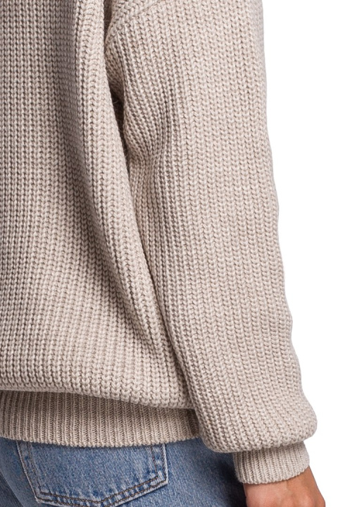 Sweter damski gruby z kimonowymi rękawami i ściągaczem beżowy BK052 Sweter damski gruby z kimonowymi rękawami i ściągaczem beżowy BK052