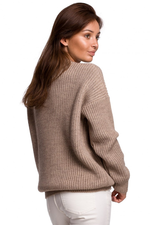 Sweter damski gruby z kimonowymi rękawami i ściągaczem cappuccino BK052 Sweter damski gruby z kimonowymi rękawami i ściągaczem cappuccino BK052