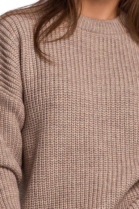 Sweter damski gruby z kimonowymi rękawami i ściągaczem cappuccino BK052 Sweter damski gruby z kimonowymi rękawami i ściągaczem cappuccino BK052